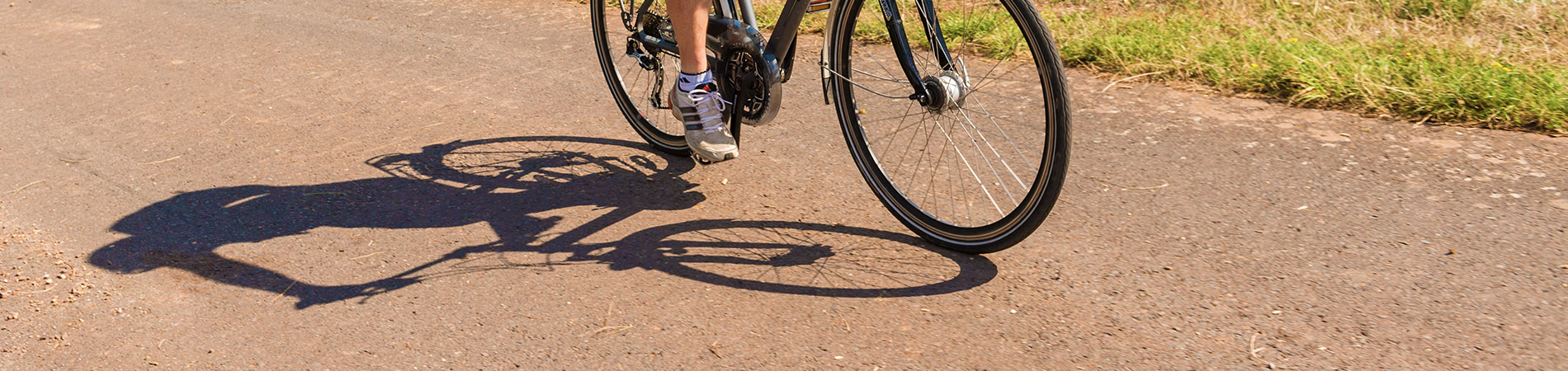 Kopfbild Datenschutz Schatten eines Radfahrers
